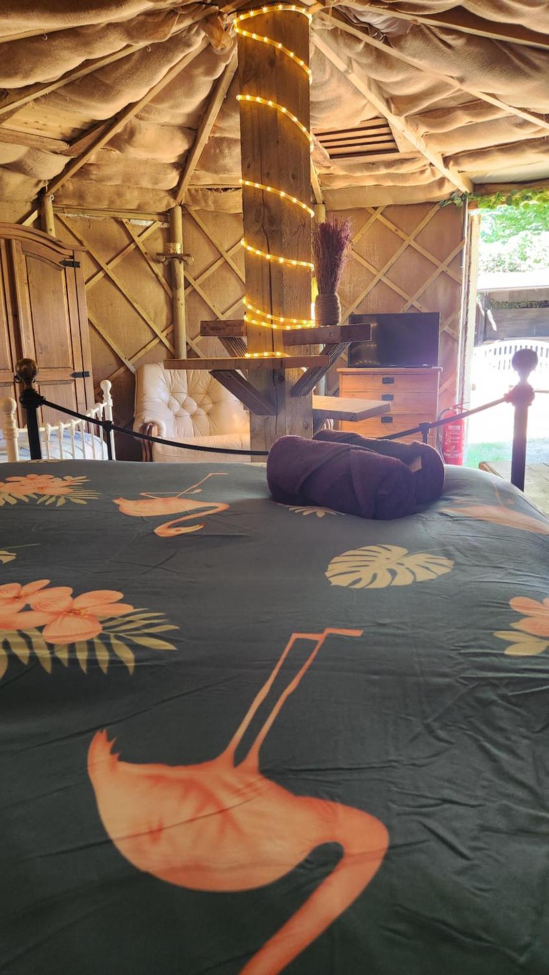 로섬 Vigo Retreat Boat Yurt B&B 외부 사진